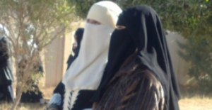 Niqash : Extremists are forcing Mosul's women to wear full facial veils.