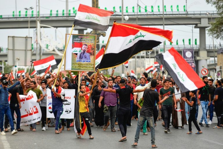 Crowds of Students Flood the Streets of Baghdad Despite Government Threats and Curfew